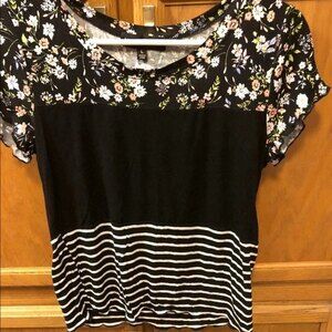 Almost famous juniors size large blouse